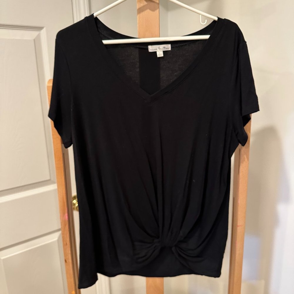 Mine Britton Size Large knit tee with gathered waist short sleeve black EUC